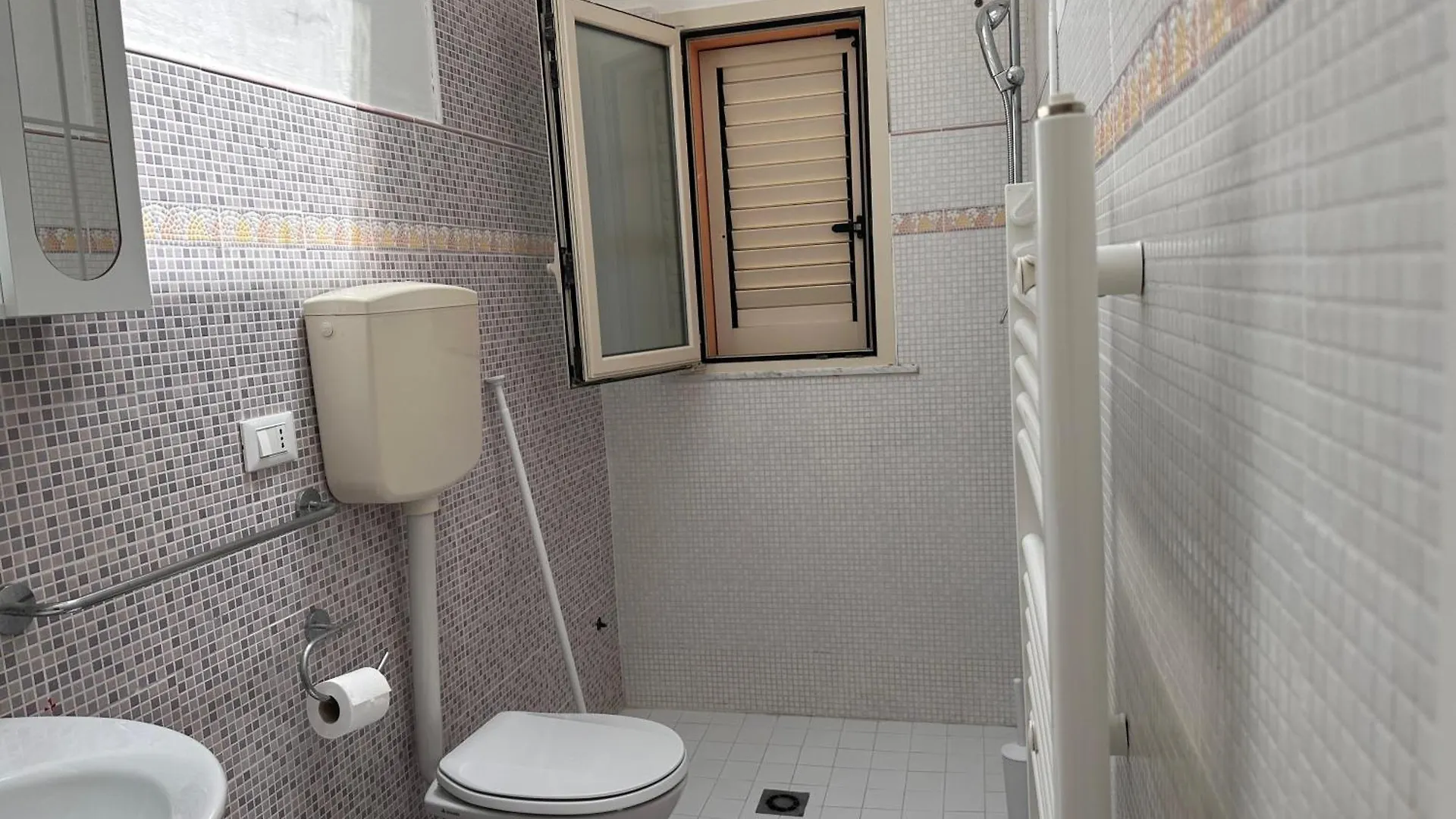 Apartment Rimini Beach Residence 5 Min A Piedi Dal Mare - Il Lupo Affitta Italy