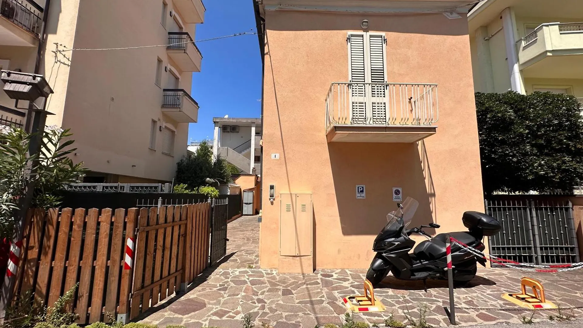 Apartment Rimini Beach Residence 5 Min A Piedi Dal Mare - Il Lupo Affitta Italy